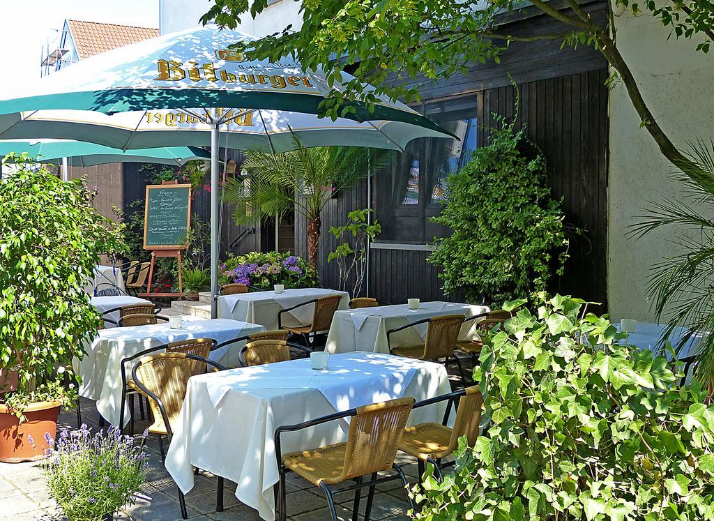 Donnici Im Schwyzerhusli Hotel Viernheim Bagian luar foto