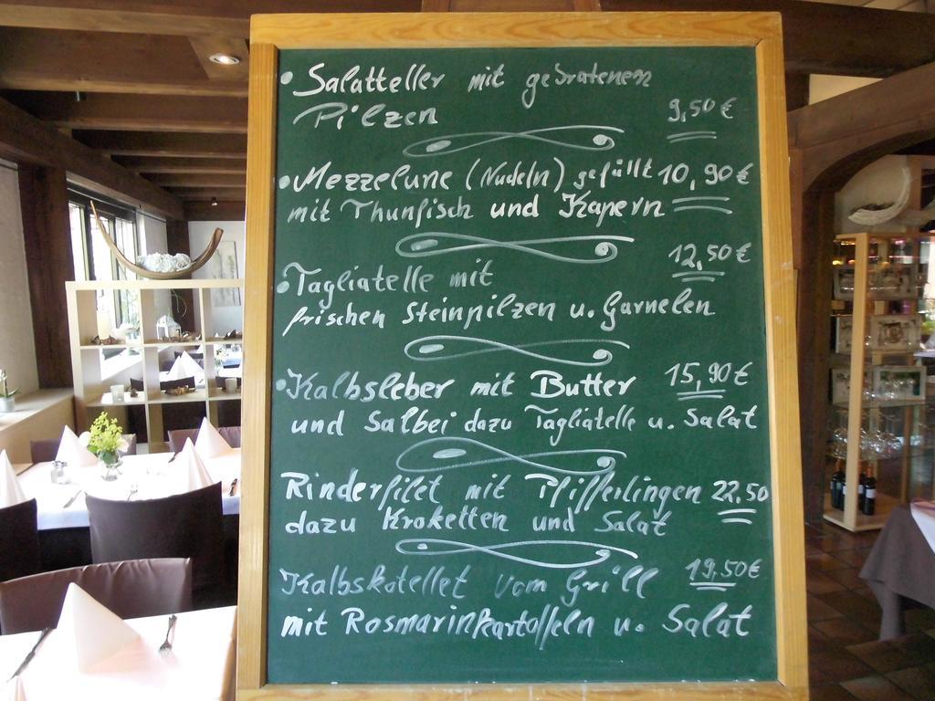 Hotel-Restaurant Schwyzerhuesli Viernheim Bagian luar foto
