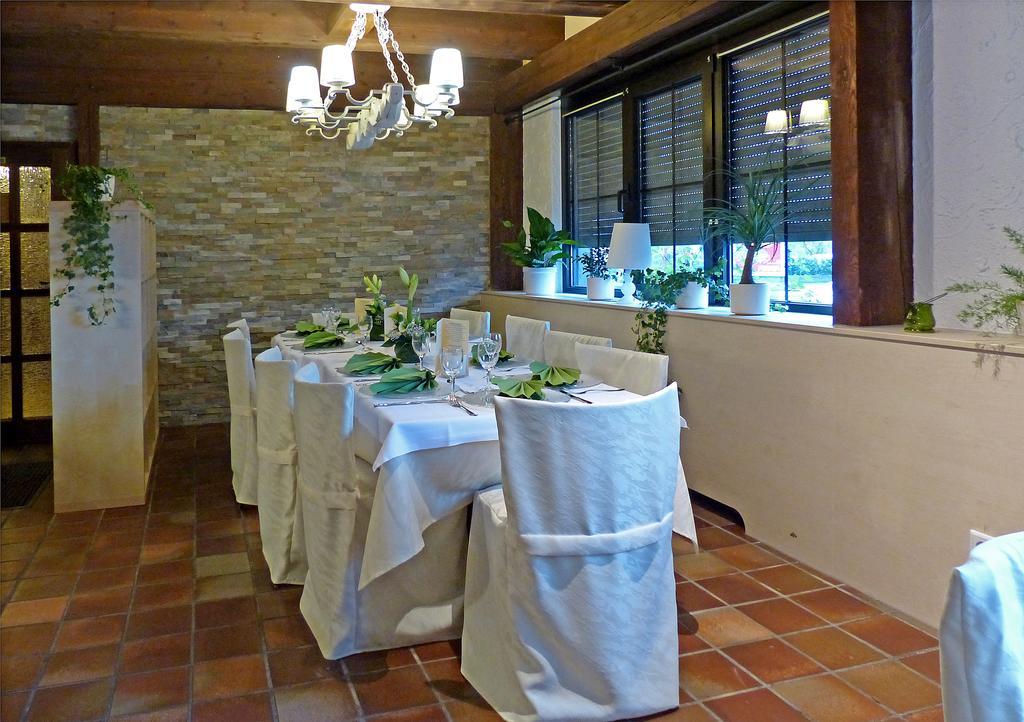 Hotel-Restaurant Schwyzerhuesli Viernheim Bagian luar foto