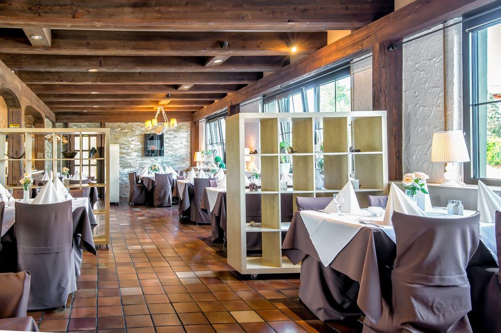 Hotel-Restaurant Schwyzerhuesli Viernheim Bagian luar foto